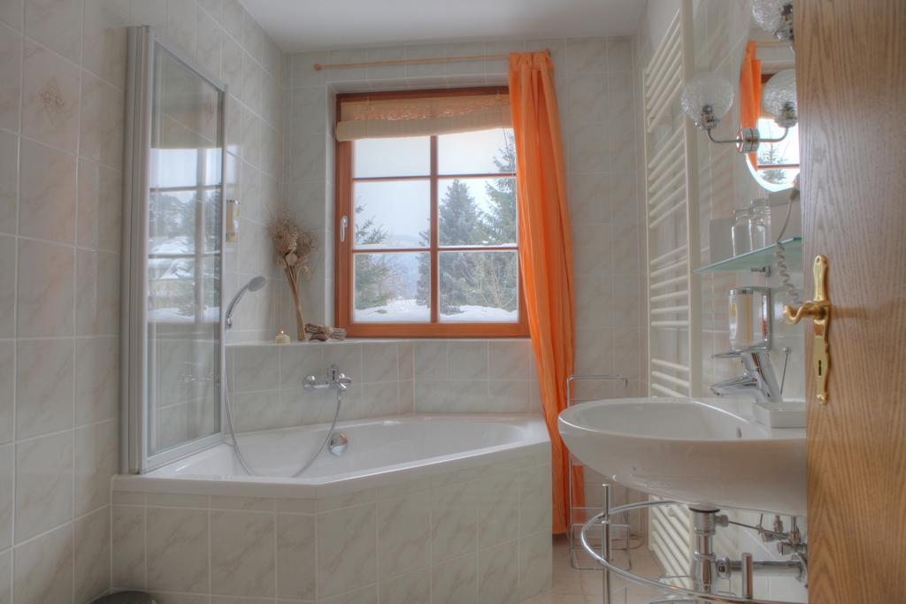 Romantik Hotel Zum Lindengarten Курорт Йонсдорф Номер фото
